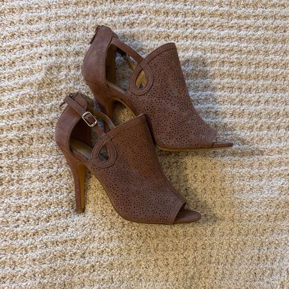 LC Lauren Conrad Pink Ankle Boots with High Heel and Unique Cut